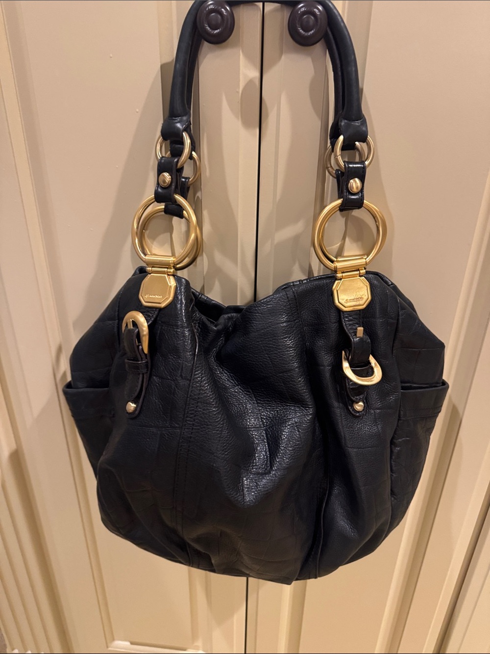 makowsky Black Leather Shoulder Bag with Gold Hardware